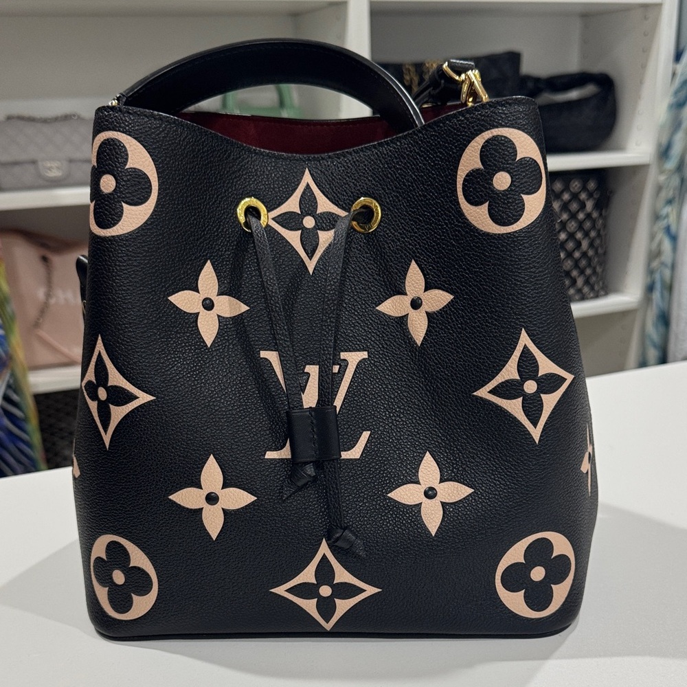 Louis Vuitton Black and Beige Monogram NeoNoe